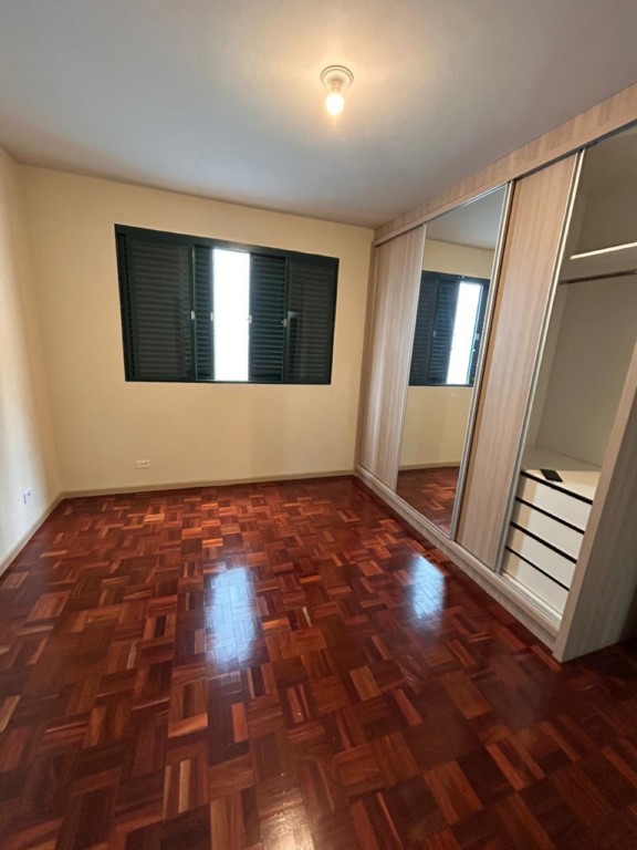Apartamento para locacao no Zona 08 em Maringa com 0m² por R$ 1.700,00
