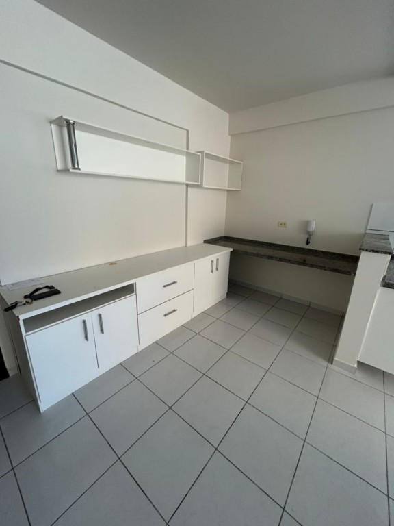 Apartamento para locacao no Jardim Ipiranga em Maringa com 45m² por R$ 900,00