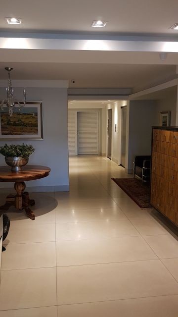 Apartamento para locacao no Zona 01 em Maringa com 0m² por R$ 3.000,00