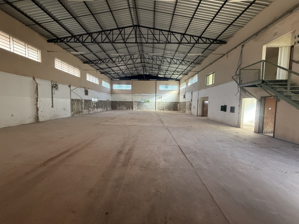 Barracão_galpão para locacao no Parque Industrial em Maringa com 1.079,55m² por R$ 11.000,00