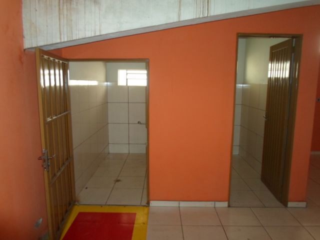 Ponto de Comercio para locacao no Zona 06 em Maringa com 0m² por R$ 1.800,00