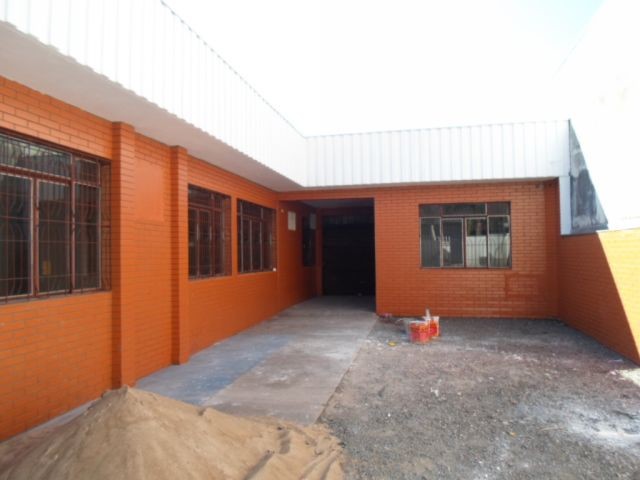 Barracão/galpão para locacao no Zona 10 em Maringa com 350m² por R$ 2.500,00