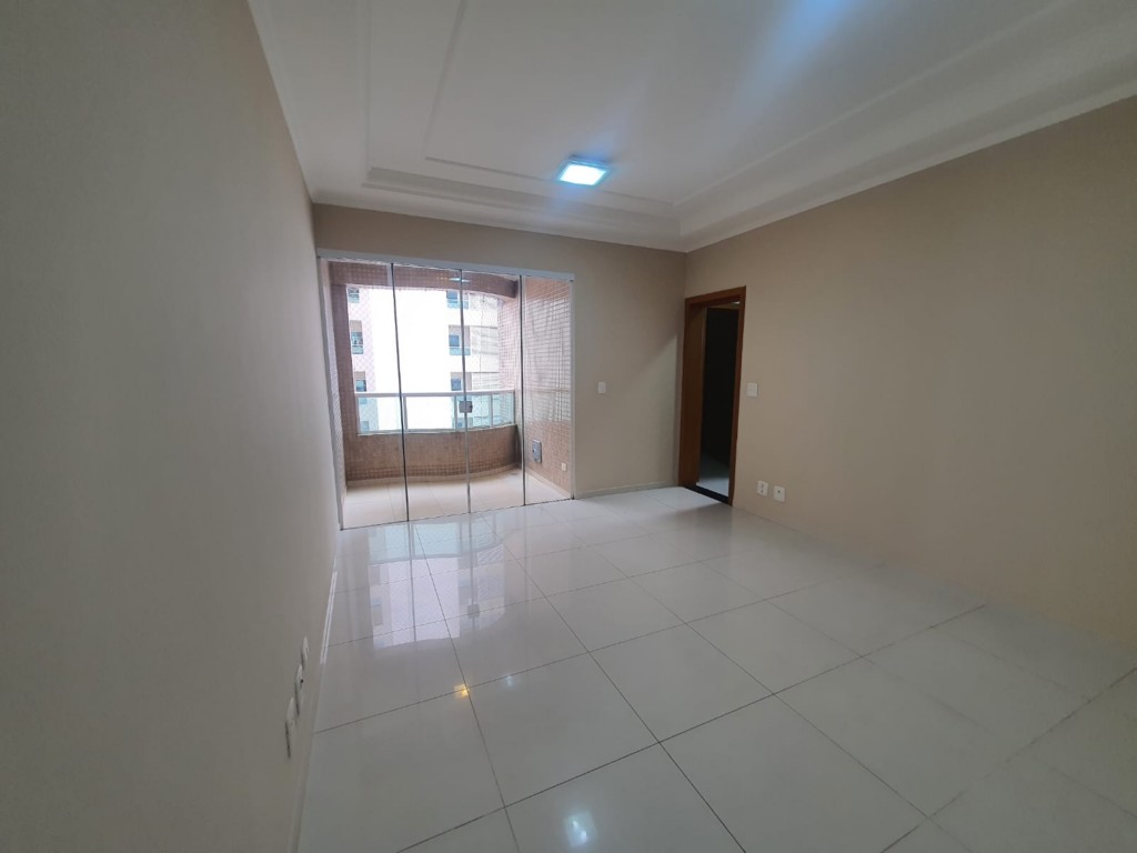 Apartamento para locacao no Zona 01 em Maringa com 0m² por R$ 2.500,00