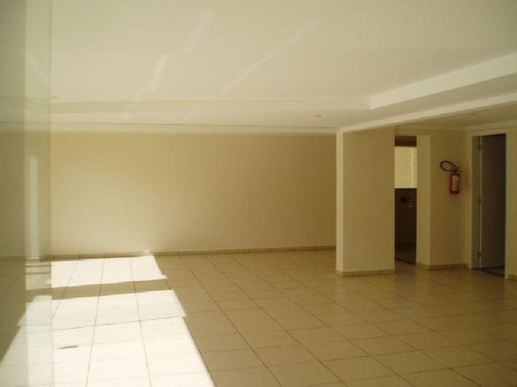 Apartamento para locacao no Zona 07 em Maringa com 0m² por R$ 900,00
