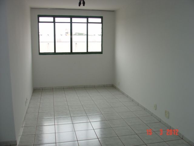 Apartamento para locacao no Zona 03 em Maringa com 0m² por R$ 750,00