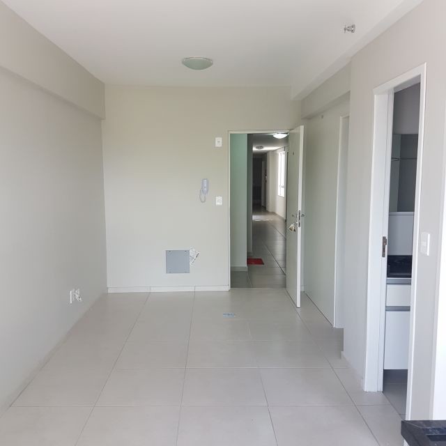 Apartamento para locacao no Zona 07 em Maringa com 0m² por R$ 900,00
