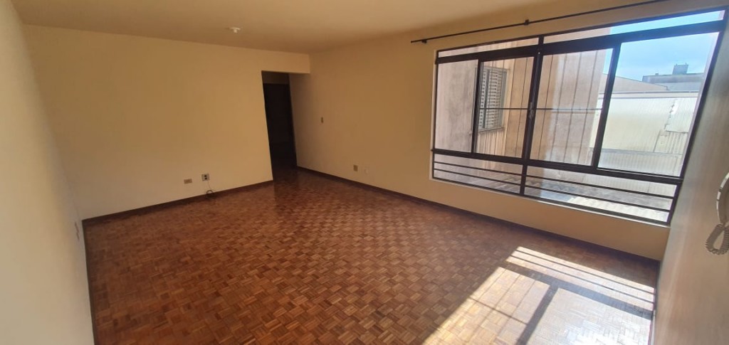 Apartamento para locacao no Zona 07 em Maringa com 129,9m² por R$ 1.600,00