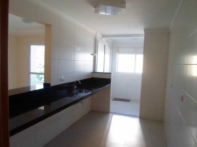 Apartamento para locacao no Zona 06 em Maringa com 0m² por R$ 1.800,00