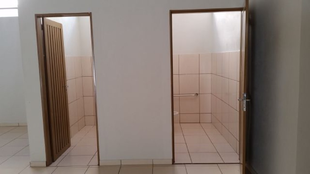 Barracão/galpão para locacao no Zona 06 em Maringa com 230m² por R$ 2.800,00