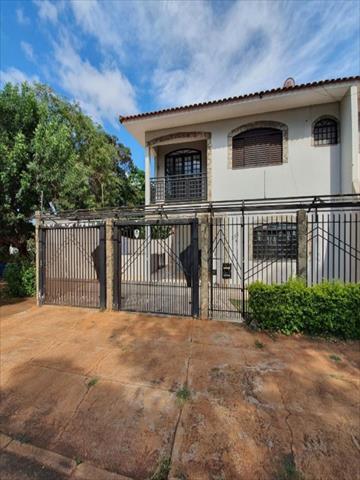Sobrado para locacao no Zona 08 em Maringa com 225m² por R$ 3.400,00