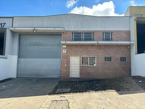 Barracão_galpão para locacao no Parque das Laranjeiras em Maringa com 300m² por R$ 3.500,00