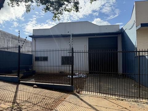 Barracão_galpão para vendalocacaovenda e locacao no Jardim Paris em Maringa com 459,08m² por R$ 1.300.000,005.000,00