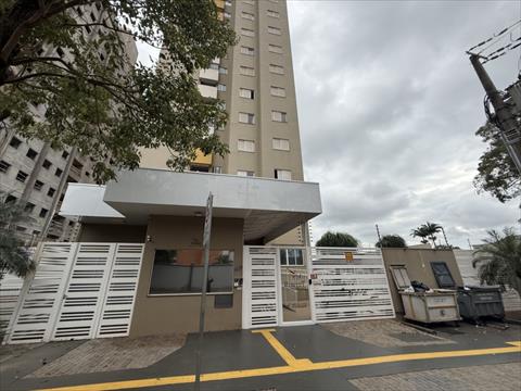 Apartamento para locacao no Zona 07 em Maringa com 0m² por R$ 2.300,00