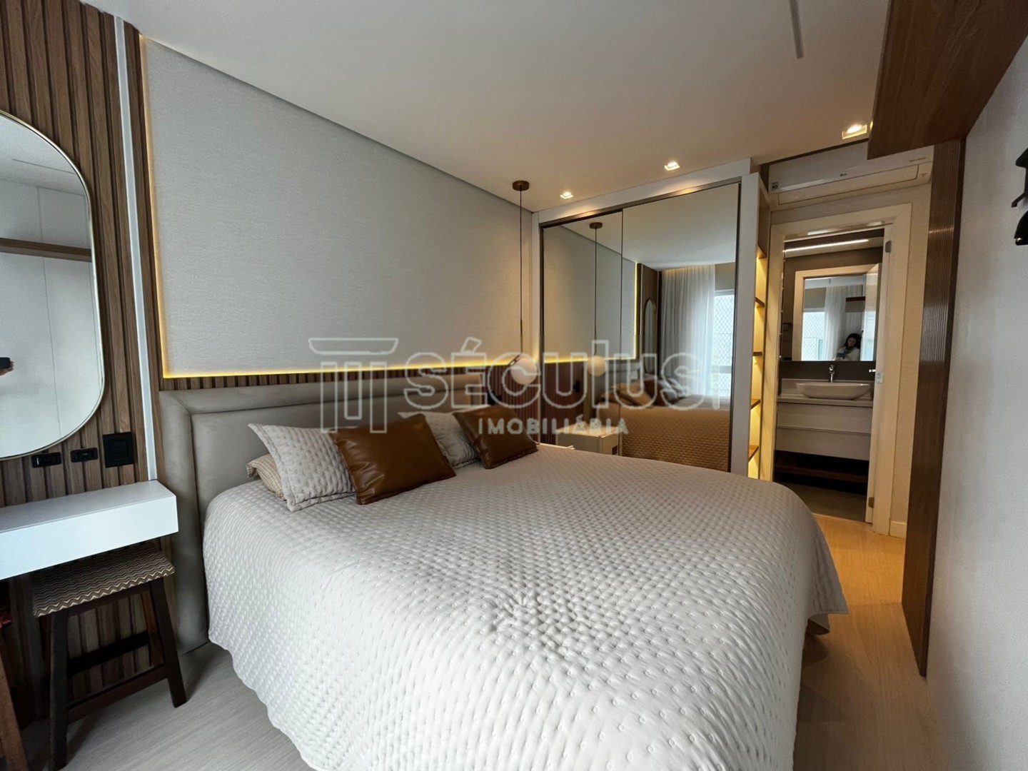 WhatsApp Image 2024-06-10 at 11.13.02.jpg