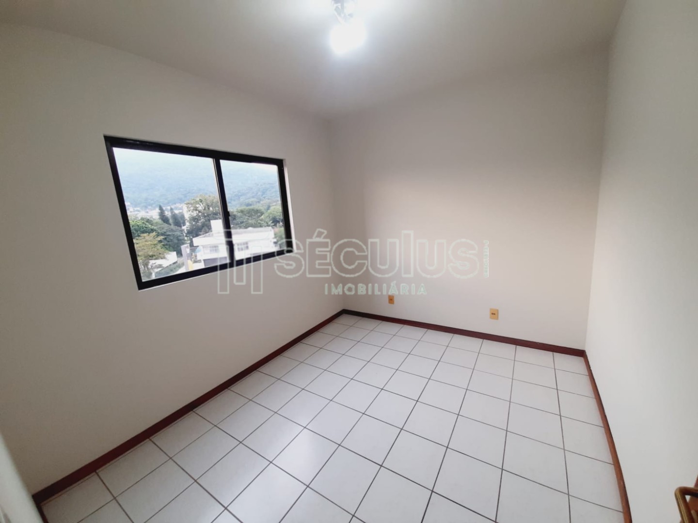 a144796a-adc7-4665-bed3-f53ad94df735.jpg