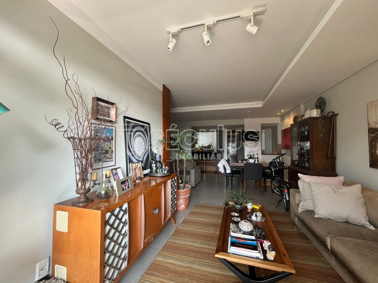 WhatsApp Image 2024-09-18 at 09.52.48 (2).jpeg