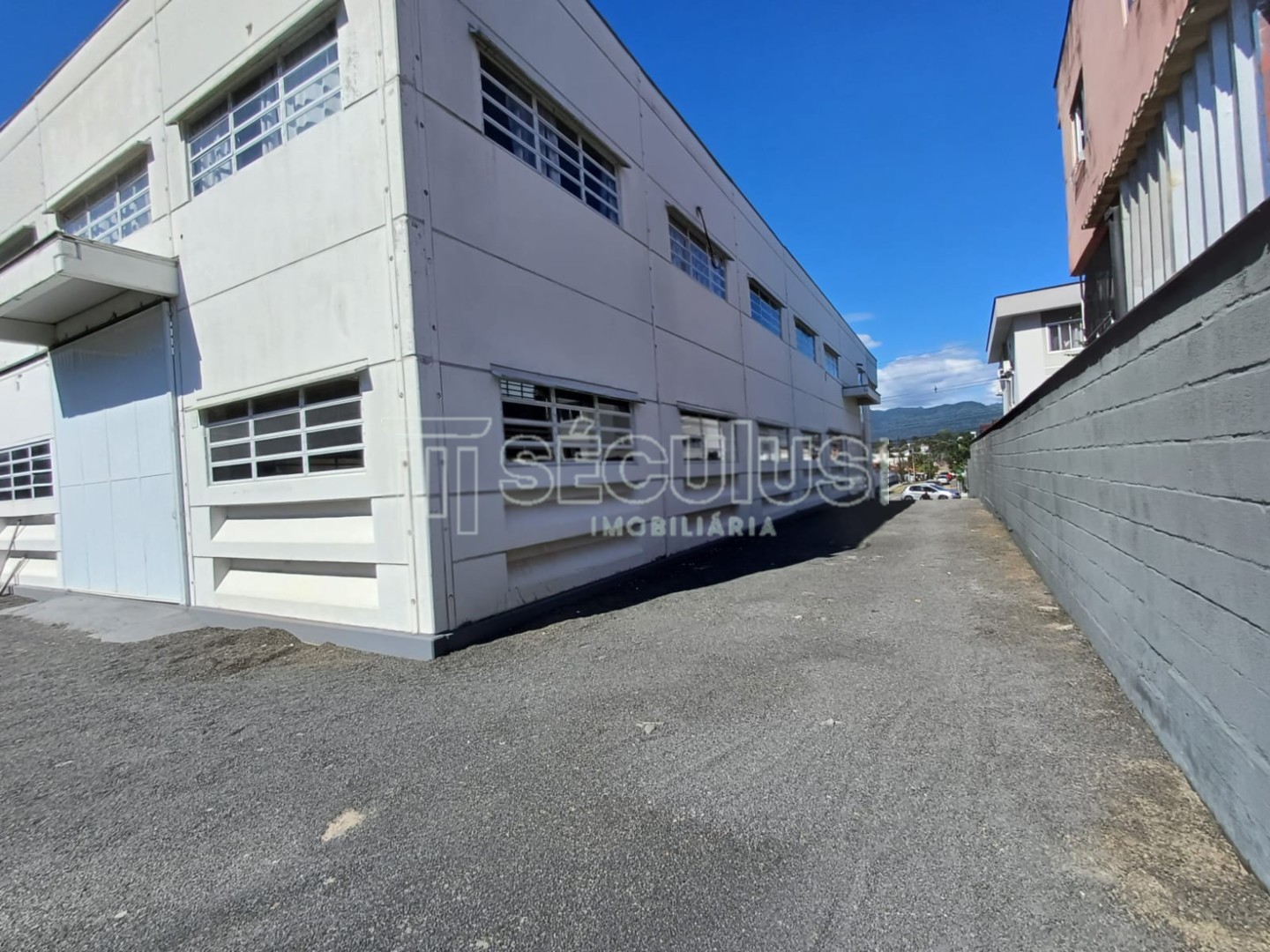 WhatsApp Image 2025-04-30 at 14.08.08 (1).jpeg