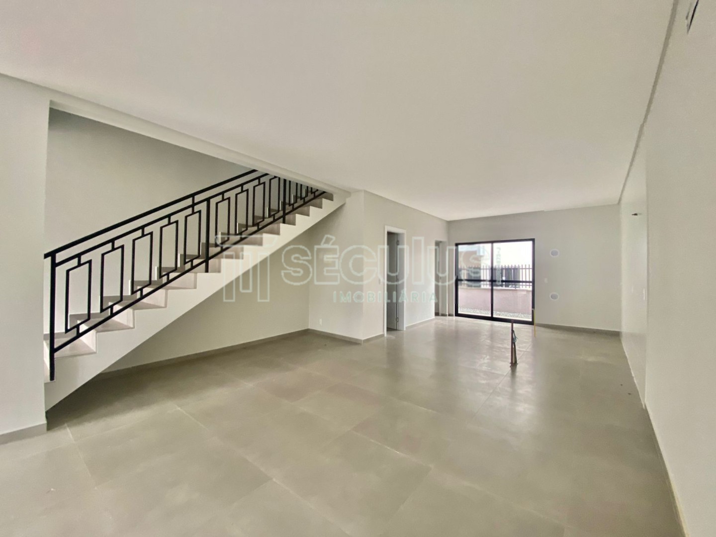 WhatsApp Image 2024-10-17 at 16.07.35 (1).jpeg