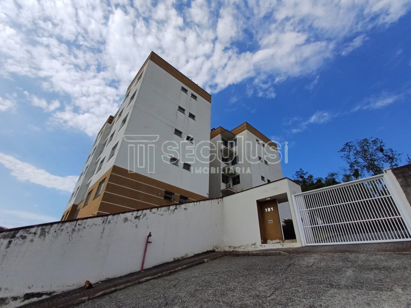 WhatsApp Image 2024-09-24 at 16.04.40 (1).jpeg