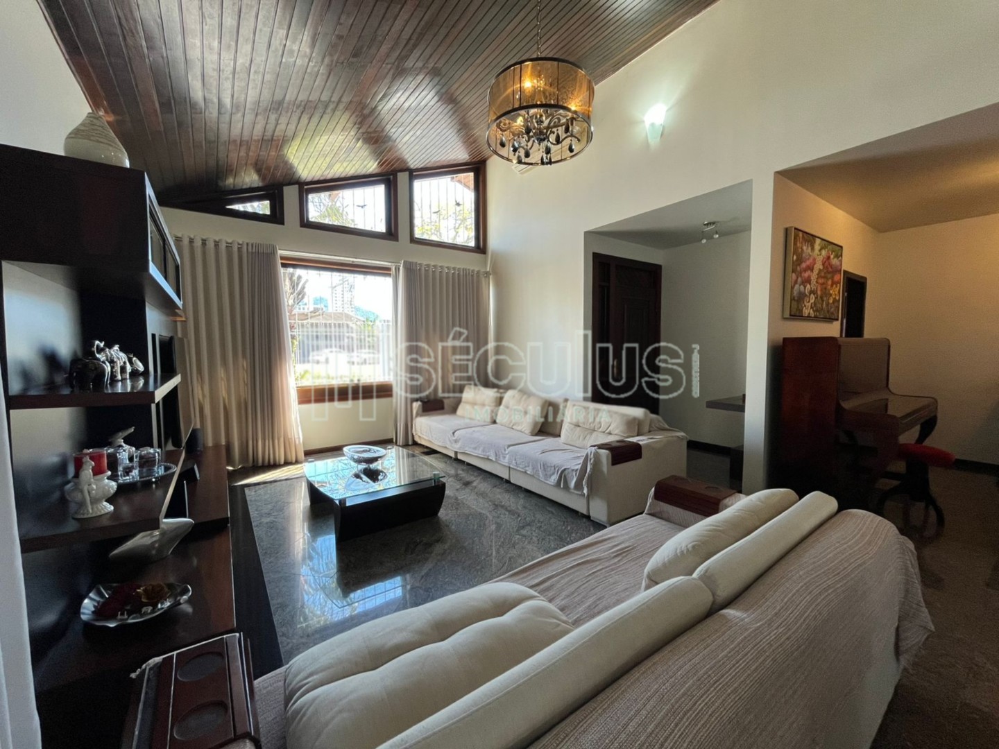 WhatsApp Image 2025-09-23 at 17.48.21 (1).jpeg