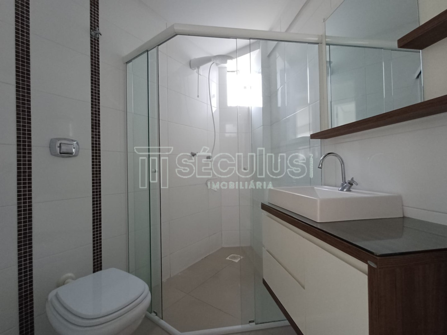 WhatsApp Image 2025-10-09 at 13.29.49 (1).jpeg