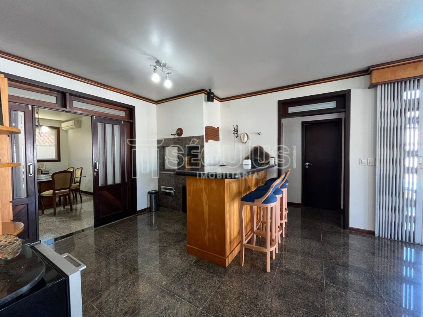 WhatsApp Image 2025-09-23 at 17.48.17 (1).jpeg