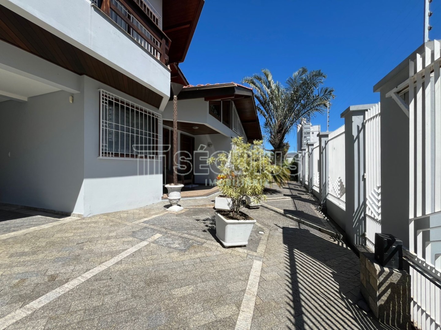 WhatsApp Image 2025-09-23 at 17.48.14.jpeg