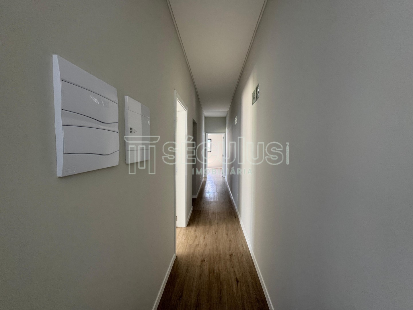 9af107eb-df89-4e1f-835b-89b7f4682229.jpg