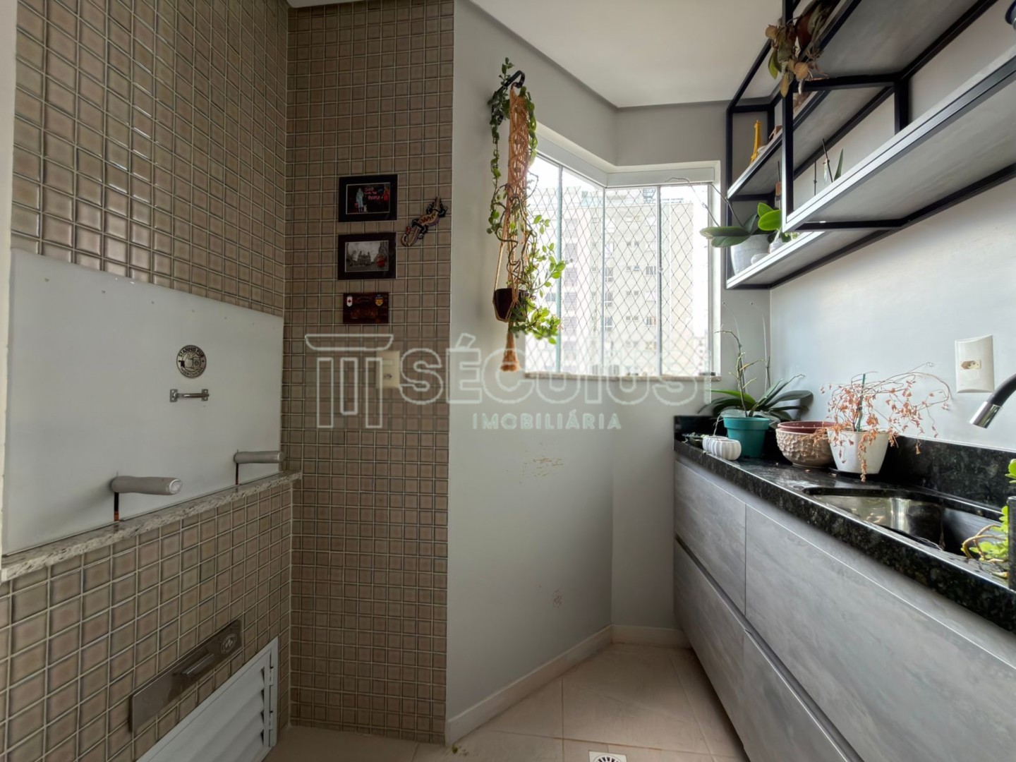40690cd7-5d52-4a56-b641-282df39dfea5.jpg