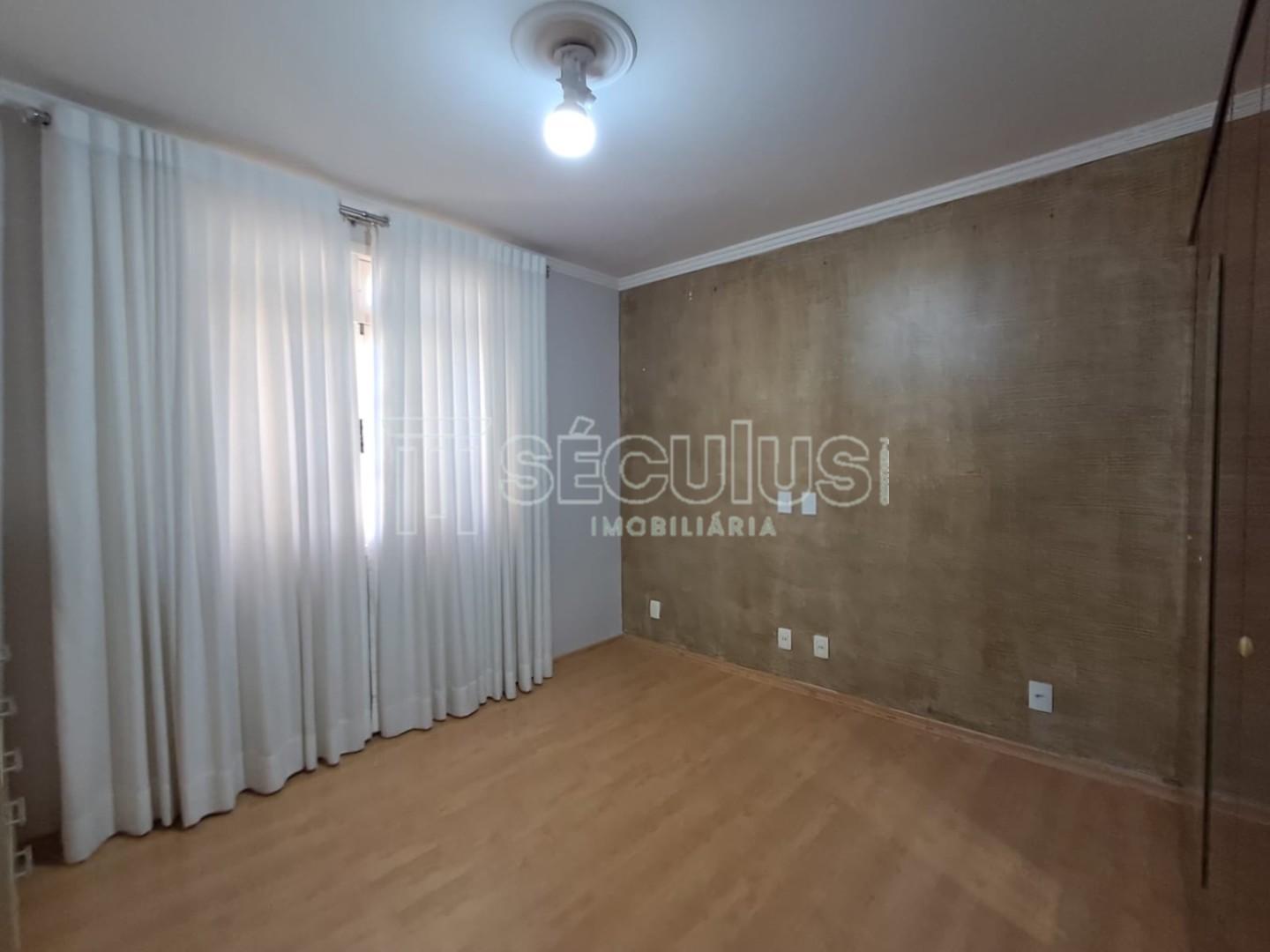 5b2dc712-da94-46f8-8afd-c8bdd60073f8.jpg