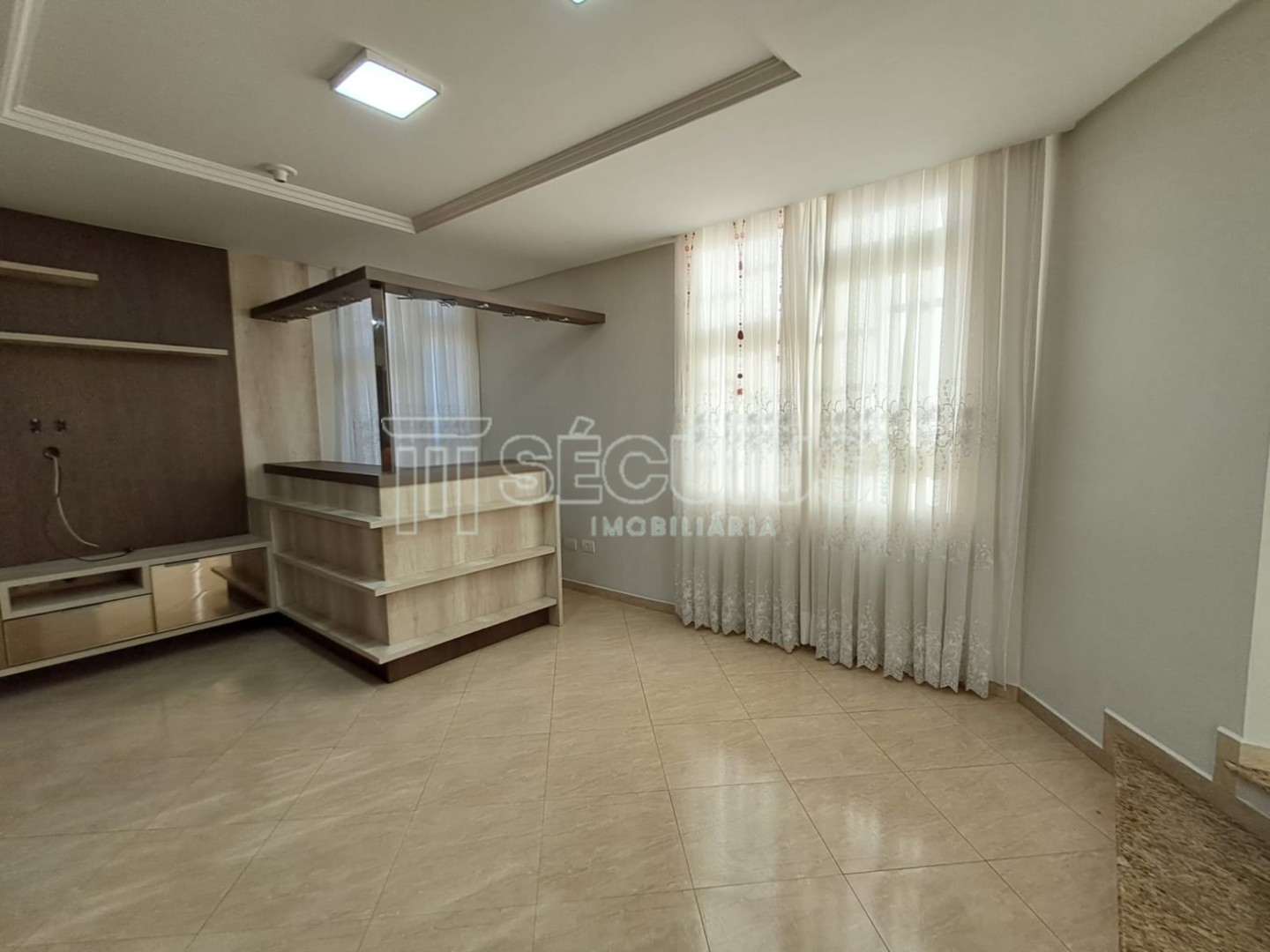 925d6323-5ecc-44ca-9814-f29d0d078445.jpg