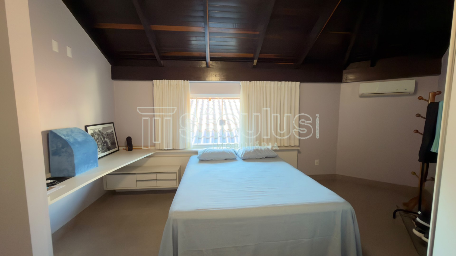 c2f81e56-2b38-4e98-bee5-dff4527c227c.jpg