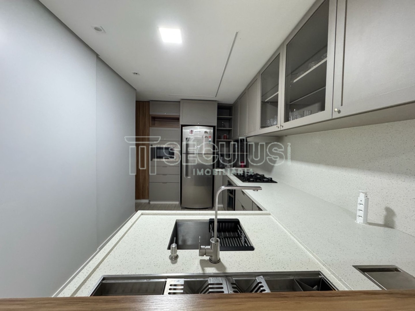 76f36a50-4cad-4c37-87c1-9a7d904a4986.jpg