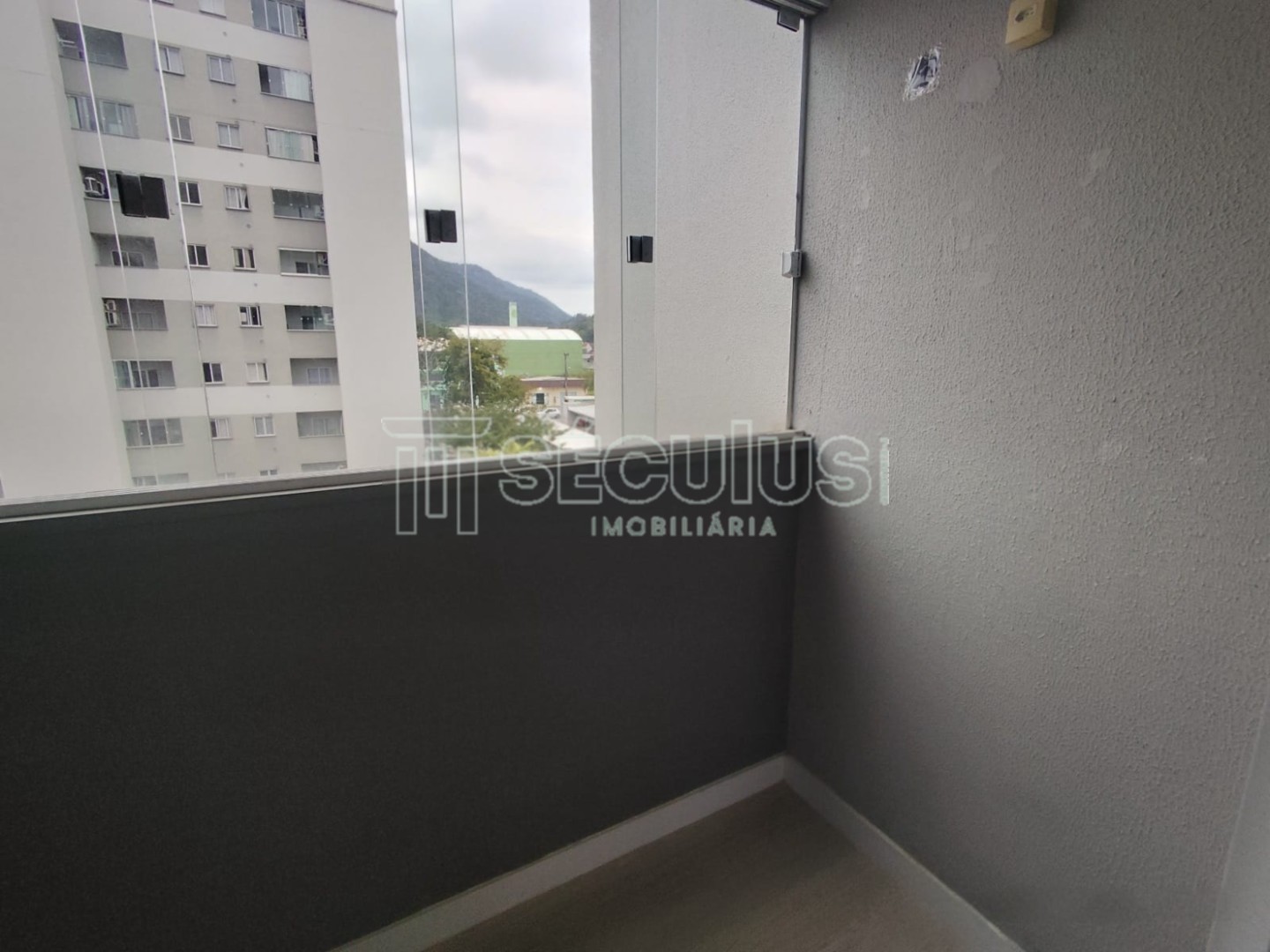 1f3cdb76-efe3-4cda-96ff-76a9769a4fc2.jpg