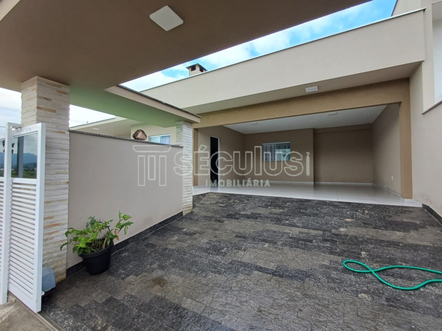 WhatsApp Image 2025-04-17 at 13.47.57 (3).jpeg