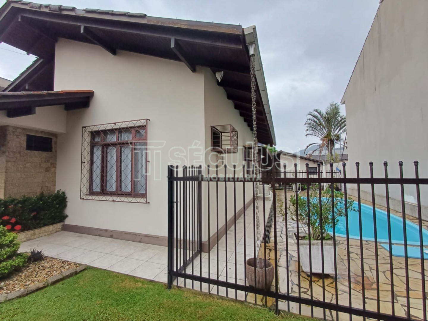 WhatsApp Image 2025-04-15 at 14.31.05 (1).jpeg