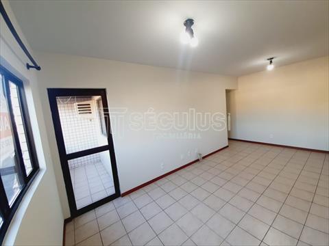 Apartamento para locacao no Centro em Jaragua do Sul com 76m² por R$ 2.666,66