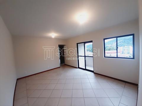 Apartamento para locacao no Centro em Jaragua do Sul com 70m² por R$ 2.666,66