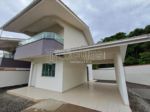 Casa Residencial para locacao no Barra do Rio Cerro em Jaragua do Sul com 113m² por R$ 3.444,44