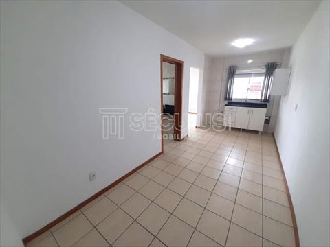 Apartamento para locacao no Nova Brasilia em Jaragua do Sul com 43m² por R$ 1.555,55