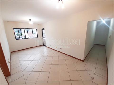 Apartamento para locacao no Centro em Jaragua do Sul com 76m² por R$ 2.555,55