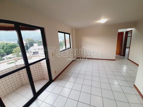 Apartamento para locacao no Centro em Jaragua do Sul com 66m² por R$ 2.600,00