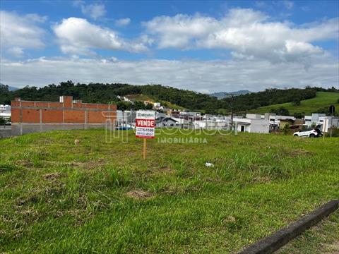 Terreno para venda no Tres Rios do Norte em Jaragua do Sul com 814m² por R$ 650.000,00
