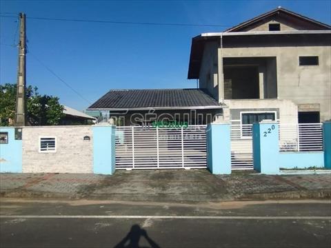 Casa Residencial para venda no Centro em Schroeder com 342m² por R$ 550.000,00