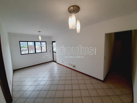 Apartamento para locacao no Centro em Jaragua do Sul com 76m² por R$ 2.666,66