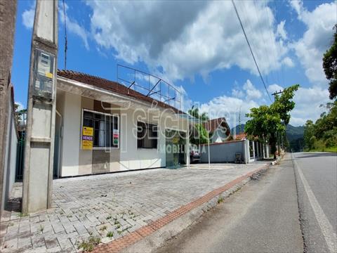 Casa Residencial para venda no Centro em Schroeder com 210m² por R$ 450.000,00