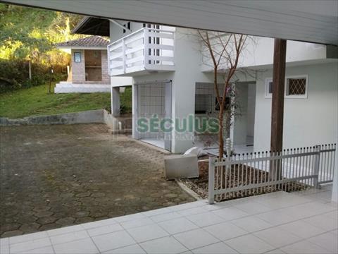 Casa Residencial para venda no Jaragua Esquerdo em Jaragua do Sul com 195m² por R$ 640.000,00