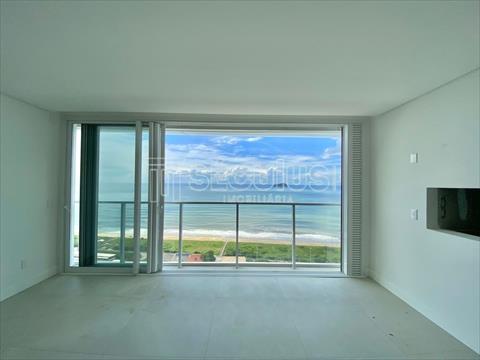 Apartamento para venda no Centro em Balneário Piçarras com 145m² por R$ 2.771.356,55