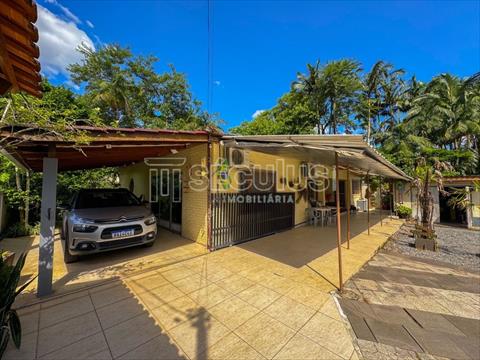 Casa Residencial para venda no Czerniewicz em Jaragua do Sul com 690m² por R$ 800.000,00