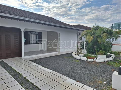 Casa Residencial para venda no Enseada em Sao Francisco do Sul com 131m² por R$ 850.000,00